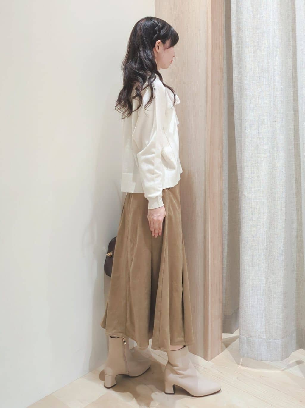 Yuiさんの「grove｜シアーストライプボウタイブラウス」を使ったコーディネート