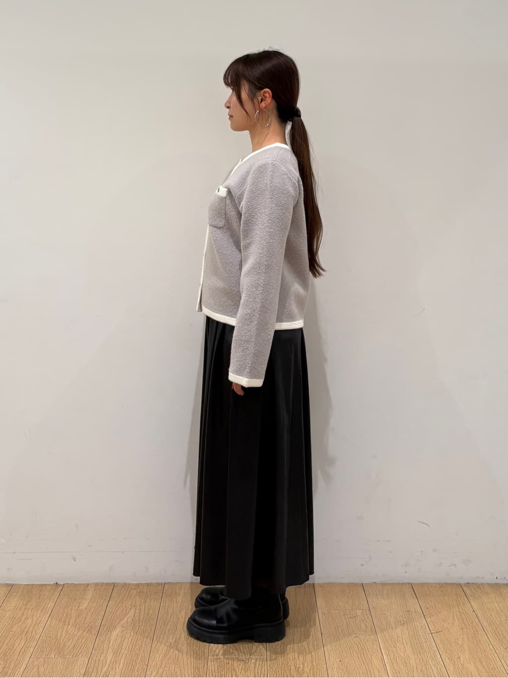 maiさんの「INDIVI｜ストレッチミドルブーツ」を使ったコーディネート
