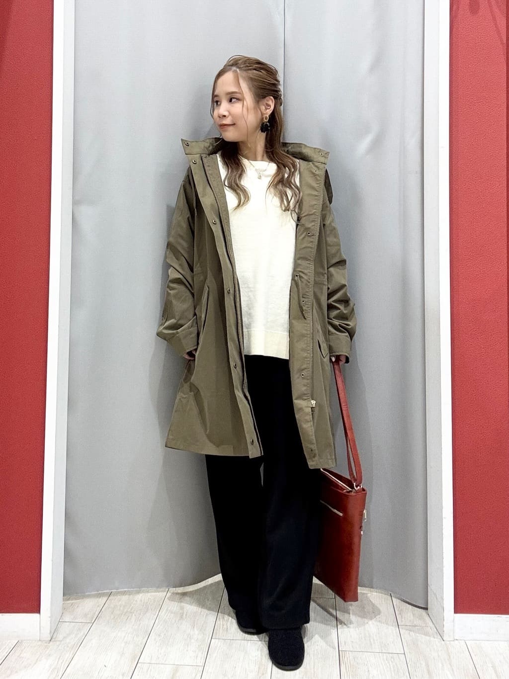 shioさんの「SHOO･LA･RUE｜【洗濯機可/ちくちくしにくい】大人カジュアルを叶える スウェットライクニット」を使ったコーディネート