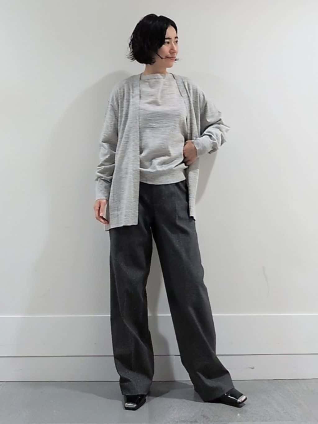 ミズタさんの「UNTITLED｜【アンサンブル可/洗える/ボタンなし】シルクウールカシミヤ 着流しカーディガン」を使ったコーディネート