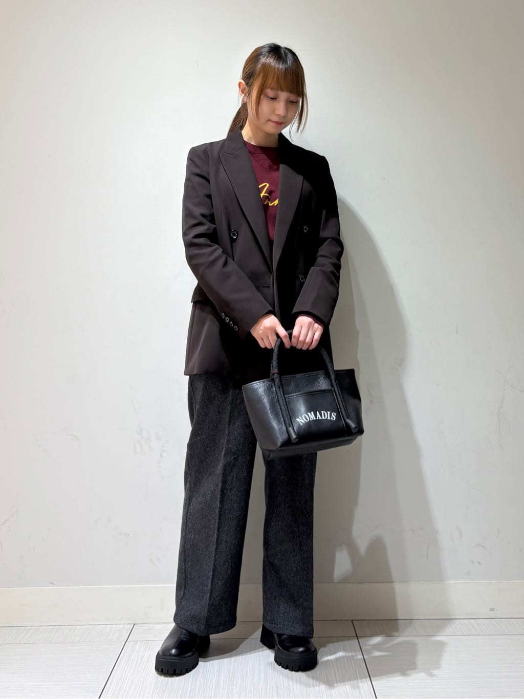 やなぎさんの「DRESSTERIOR｜◆【セットアップ可/オンオフ】ウールビスコースカルゼジャケット」を使ったコーディネート