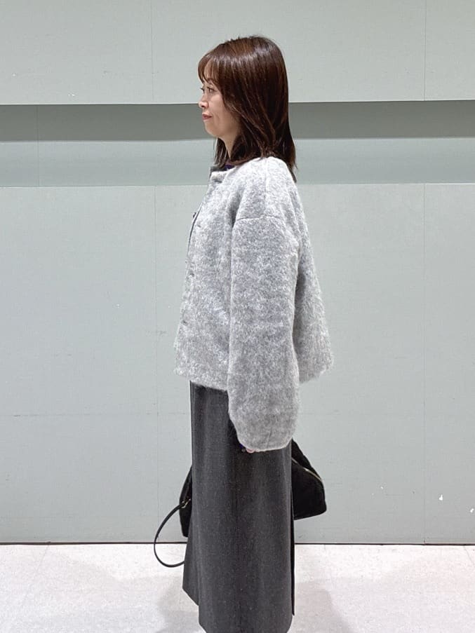 makiさんの「UNTITLED｜【ジャケット風/メタルボタン】アルパカ混シャギーカーディガン」を使ったコーディネート