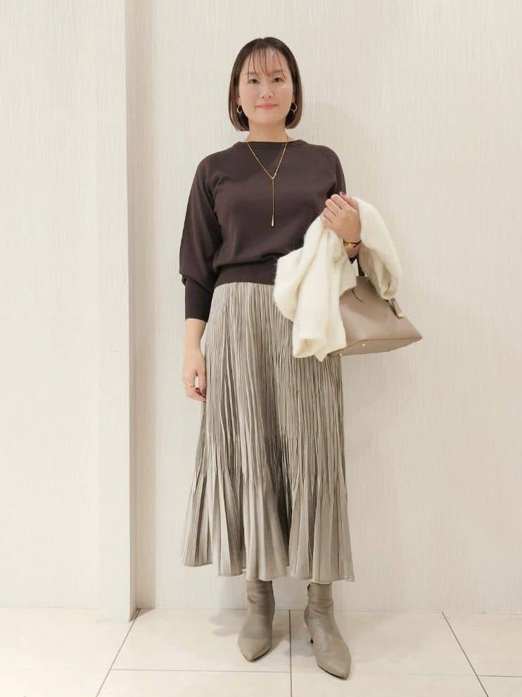 naokoさんの「UNTITLED｜【8色展開／コンパクト丈】レーヨン混 コクーンニット」を使ったコーディネート