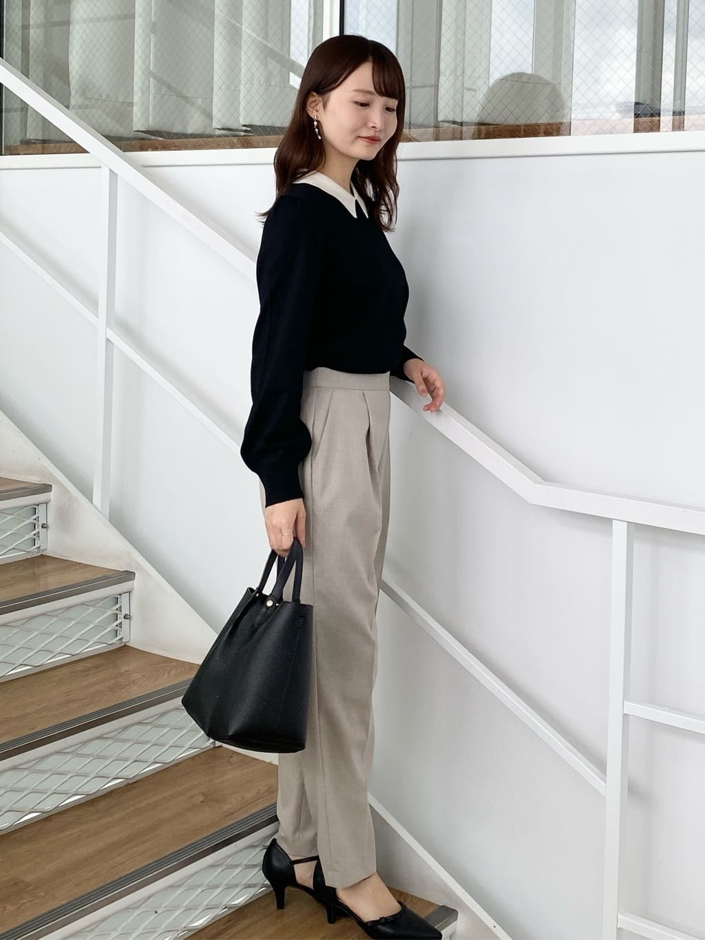 みさかさんの「index｜ウールライクストレッチテーパードパンツ／セットアップ対応【洗濯機OK】」を使ったコーディネート