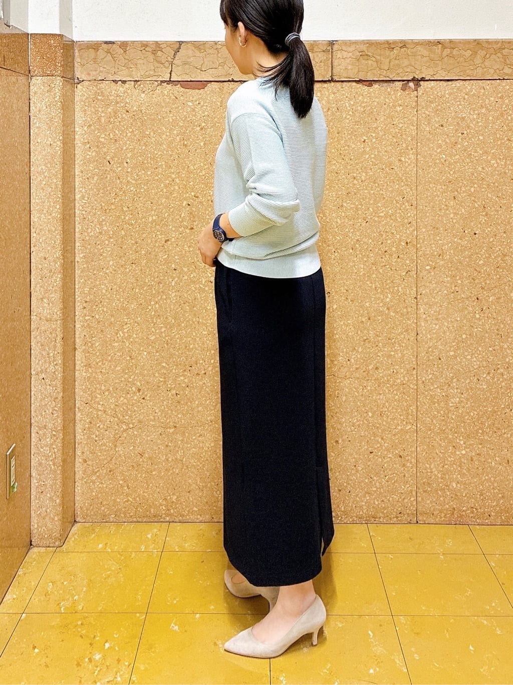 hattoriさんの「INDIVI｜【ウール混ラメ素材】Vネック煌めきニット」を使ったコーディネート