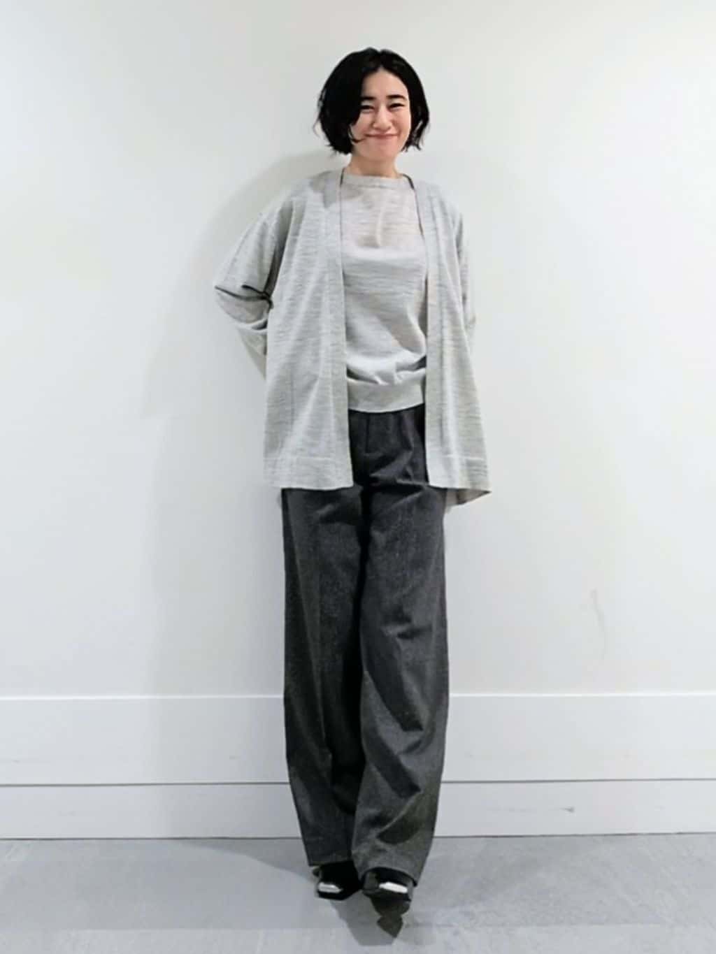 ミズタさんの「UNTITLED｜【アンサンブル可/洗える/ボタンなし】シルクウールカシミヤ 着流しカーディガン」を使ったコーディネート