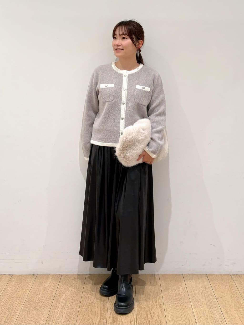 maiさんの「INDIVI｜ストレッチミドルブーツ」を使ったコーディネート