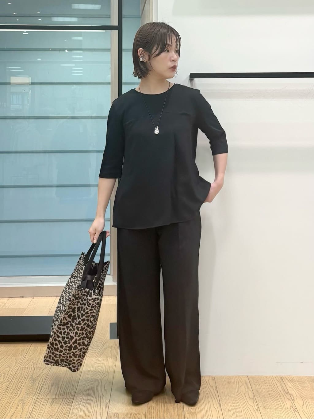 asamiさんの「INDIVI｜【着心地◎！】タックワイドパンツ」を使ったコーディネート