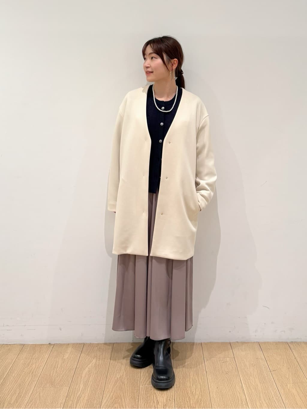 maiさんの「INDIVI｜【ミニブークレ素材】ジャケットライクカーディガン」を使ったコーディネート
