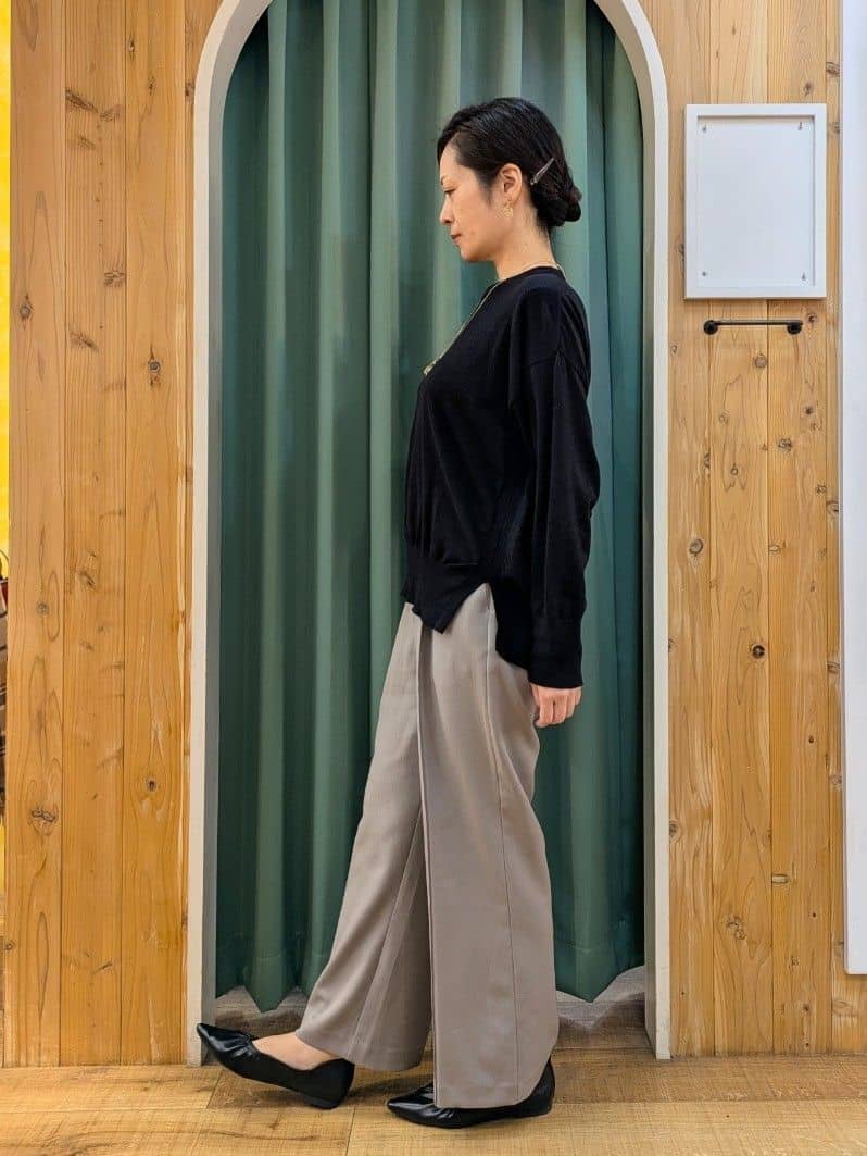 ショーコラさんの「SHOO･LA･RUE｜【高レビュー/洗濯機可】ゆるシルエットで体型カバー もちもちニット」を使ったコーディネート