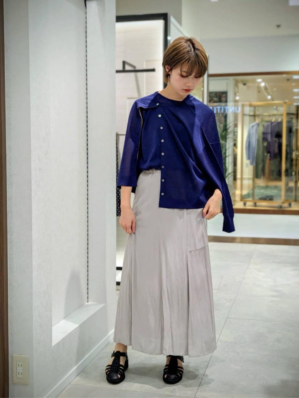nonoさんの「UNTITLED｜【アンサンブル可/洗える】シアーノースリーブ プルオーバー」を使ったコーディネート
