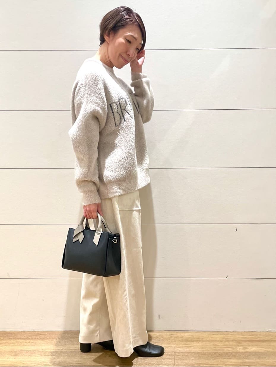 Ryoさんの「THE SHOP TK｜ベルベットフェザー ロゴニットプルオーバー」を使ったコーディネート