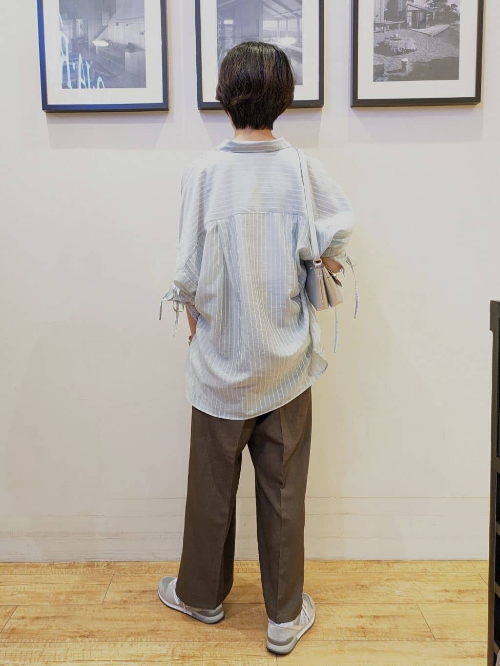 Akiさんの「SHOO･LA･RUE｜【S-LL】程よい透け感 ストライプ柄 お袖ギャザーデザインシャツ」を使ったコーディネート
