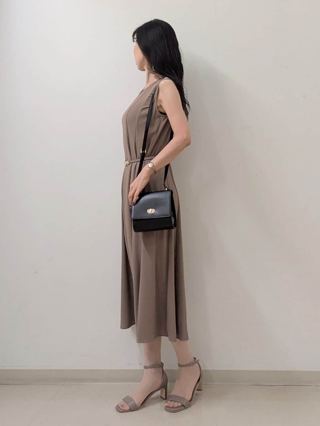 miiさんの「INDIVI｜【美シルエット】ノースリーブワンピース」を使ったコーディネート