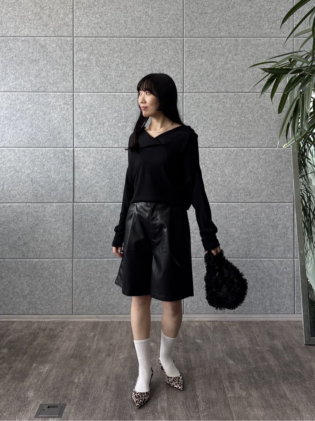 rinaさんの「INDIVI｜フェイクファーマイクロバッグ」を使ったコーディネート