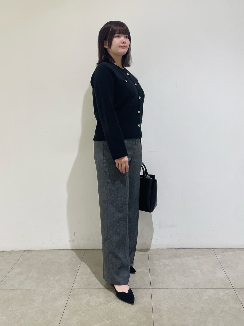 emikaさんの「INDIVI｜【ミニブークレ素材】ジャケットライクカーディガン」を使ったコーディネート