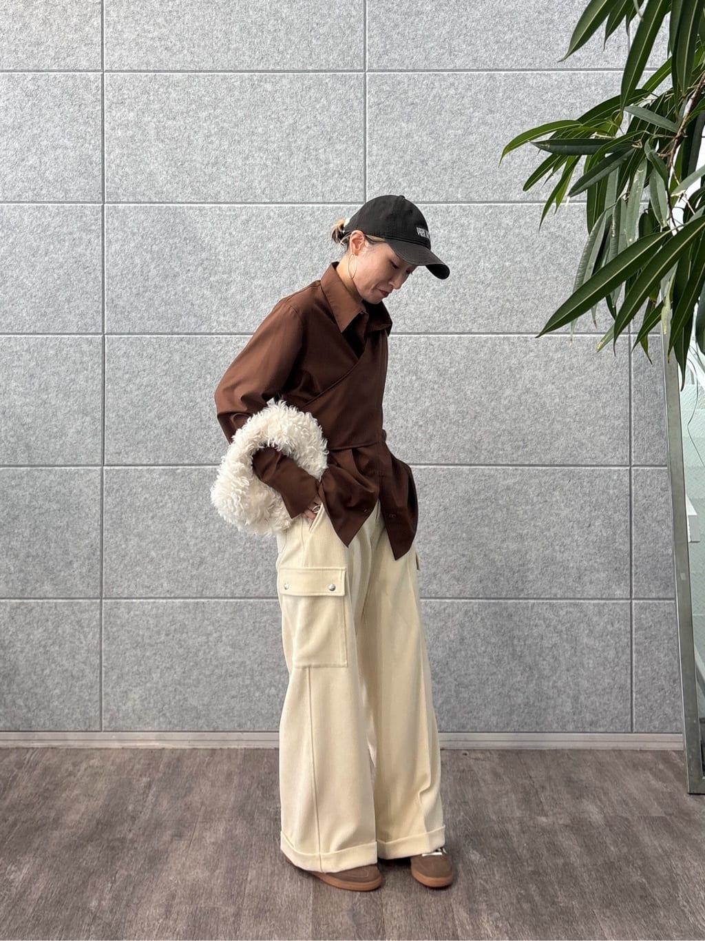 kotakiさんの「INDIVI｜アシメジレシャツ」を使ったコーディネート