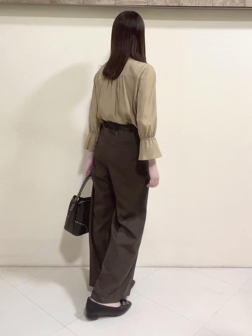 yukaさんの「Reflect｜【キレイめスタイル／通勤におすすめ◎】ボウタイシャンブレーカラーブラウス」を使ったコーディネート