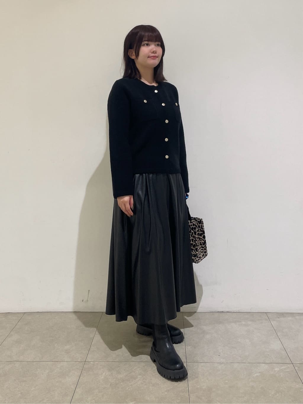 emikaさんの「INDIVI｜【ミニブークレ素材】ジャケットライクカーディガン」を使ったコーディネート