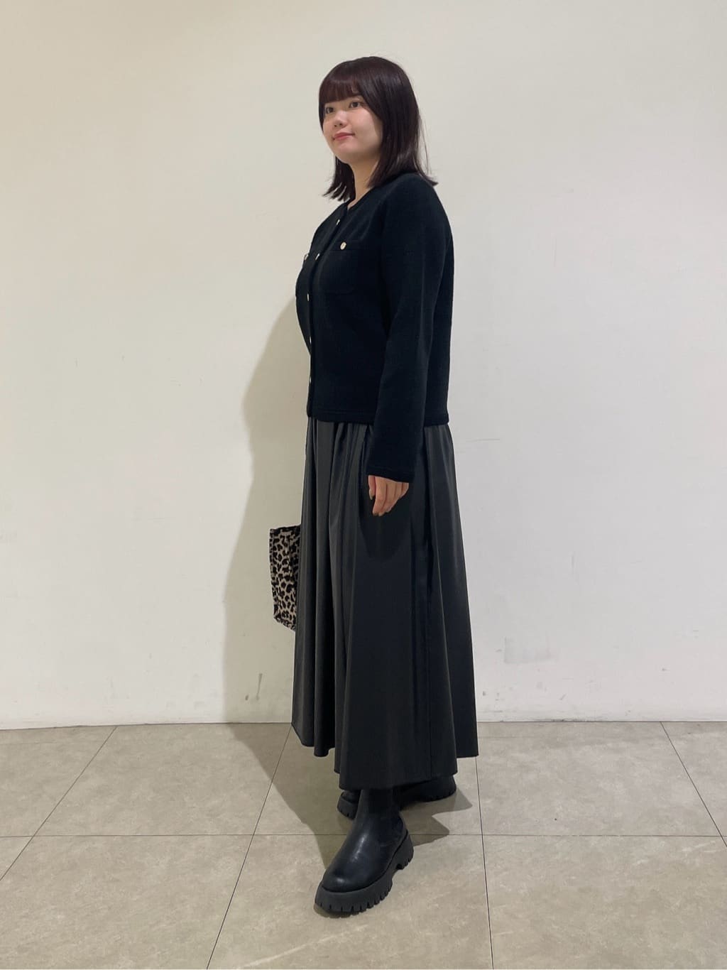 emikaさんの「INDIVI｜【ミニブークレ素材】ジャケットライクカーディガン」を使ったコーディネート