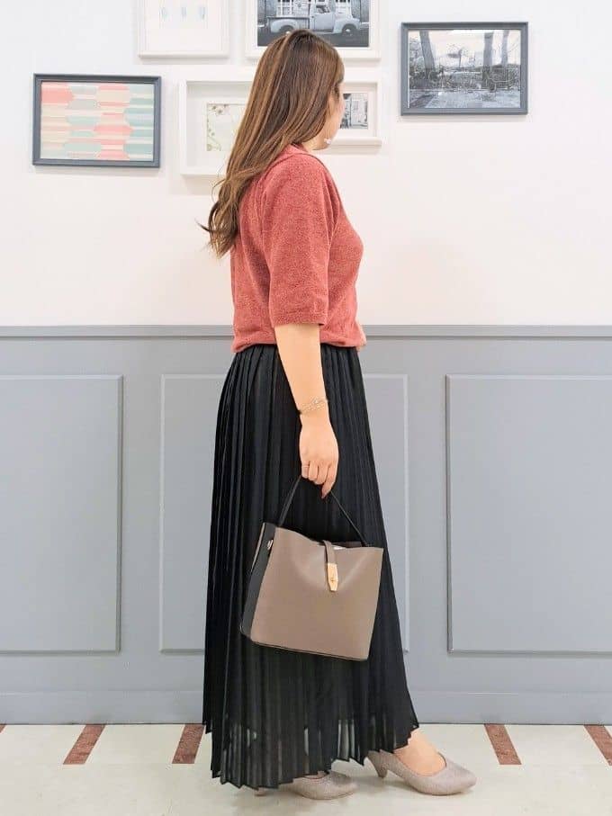 まーみんさんの「grove｜華やぐラメモールで秋先取り　衿付きプルオーバーニット」を使ったコーディネート