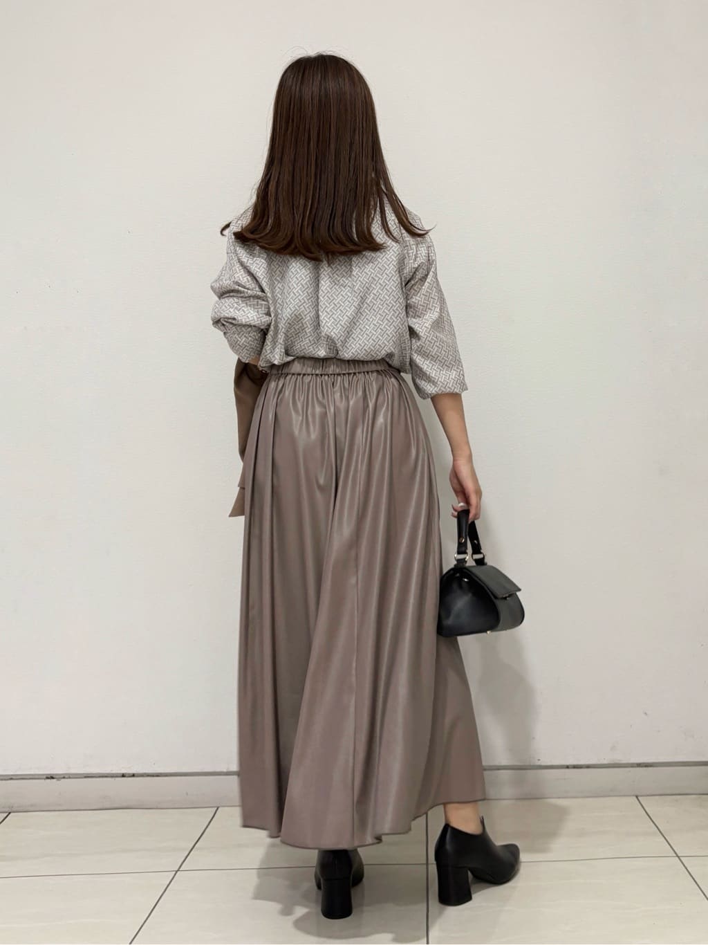 kahoさんの「INDIVI｜ジオメプリントボウタイブラウス」を使ったコーディネート