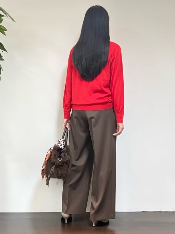 カレンさんの「UNTITLED｜【アンサンブル可/洗える/Vネック】ウールシルクカーディガン」を使ったコーディネート