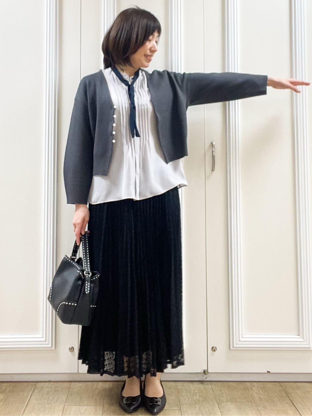 めいさんの「Reflect｜【軽い羽織に◎／セットアップ可】パール調ボタン付きカーディガン」を使ったコーディネート