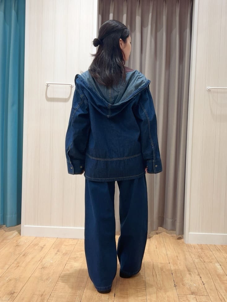 moneさんの「SHOO･LA･RUE｜【S-LL】美しく見せる ボートネックロンT」を使ったコーディネート