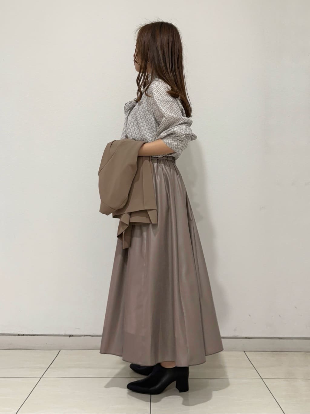 kahoさんの「INDIVI｜ジオメプリントボウタイブラウス」を使ったコーディネート
