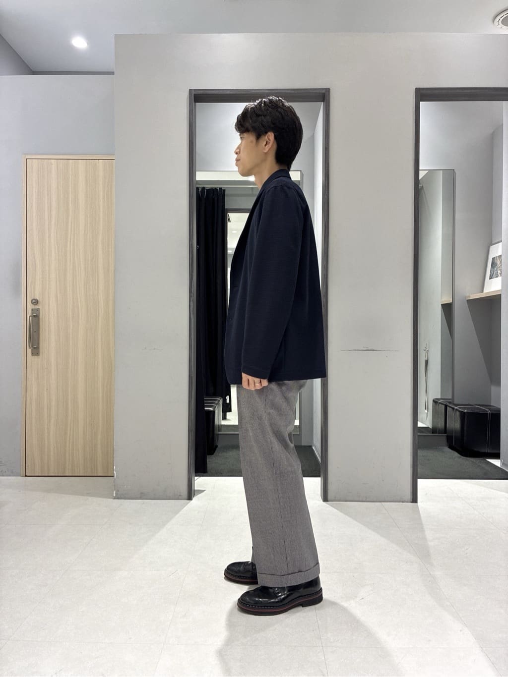 わいずみさんの「TAKEO KIKUCHI｜【尾州織】ショールカラー カーディガン」を使ったコーディネート