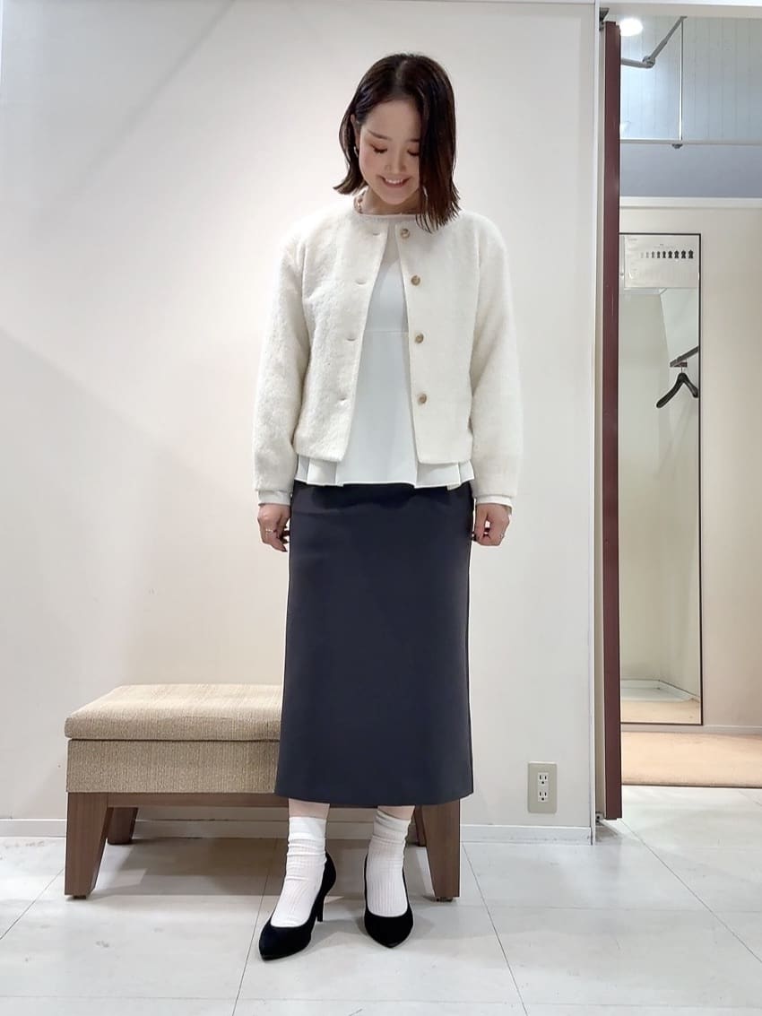 YUIさんの「UNTITLED｜【洗える/重ね着/フォーマル】レイヤード ペプラムブラウス」を使ったコーディネート