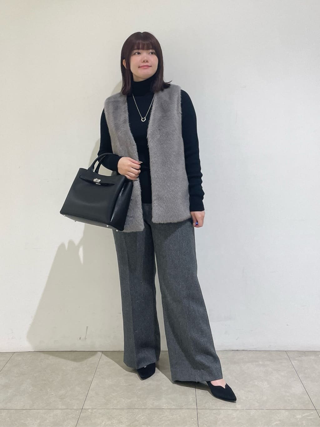 emikaさんの「INDIVI｜ミンク調フェイクファージレ」を使ったコーディネート