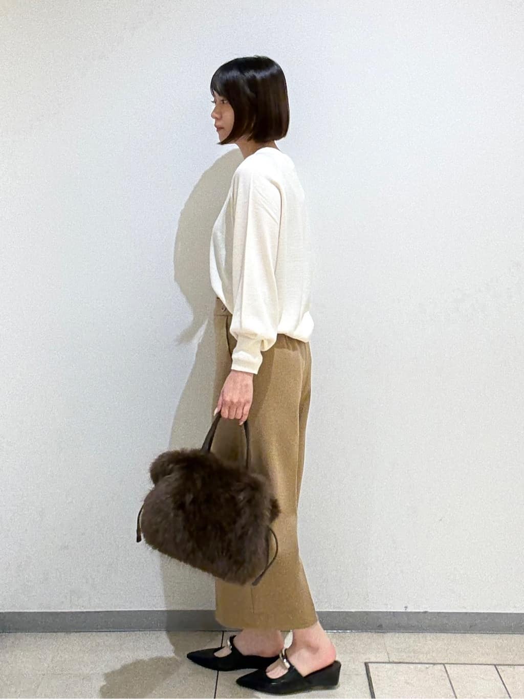 Itoさんの「UNTITLED｜【8色展開／コンパクト丈】レーヨン混 コクーンニット」を使ったコーディネート
