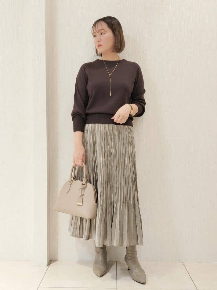 naokoさんの「UNTITLED｜【8色展開／コンパクト丈】レーヨン混 コクーンニット」を使ったコーディネート