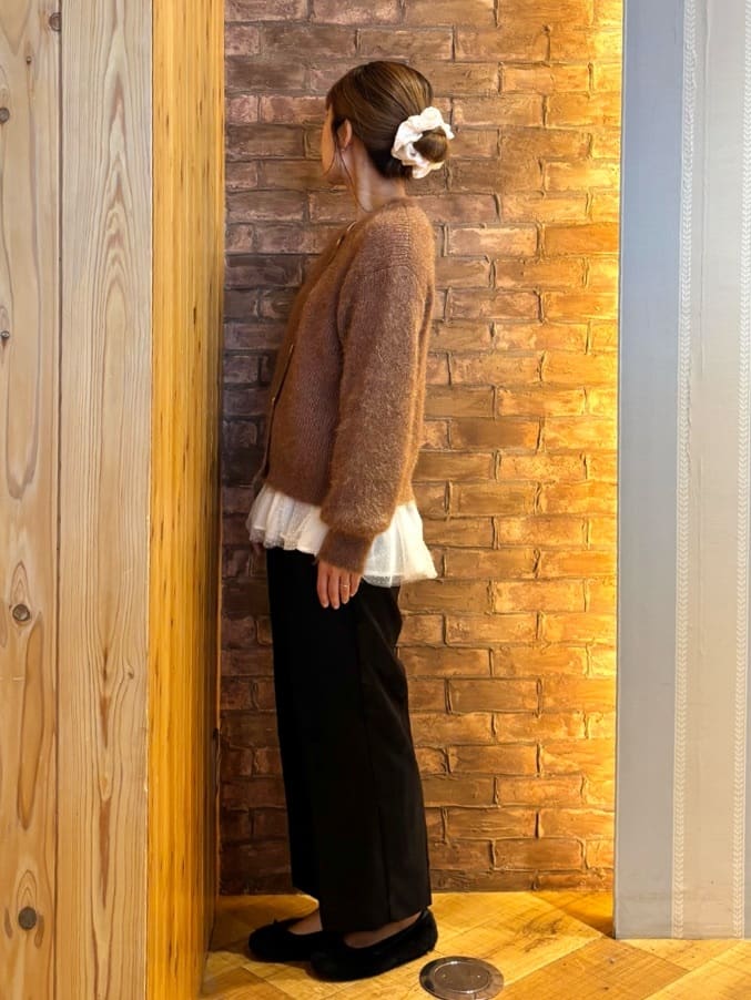 mieさんの「SHOO･LA･RUE｜【S-LL】ふわふわシャギー 大人レディなカーディガン」を使ったコーディネート