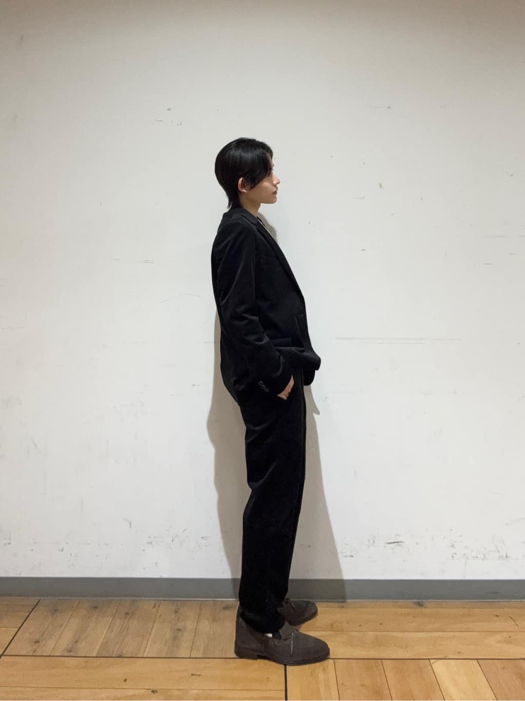 hiroさんの「TAKEO KIKUCHI｜【Sサイズ～】ストレッチコーデュロイ ジャケット」を使ったコーディネート