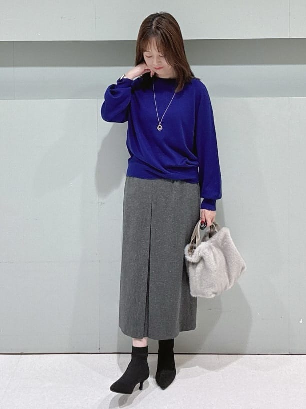makiさんの「UNTITLED｜【8色展開／コンパクト丈】レーヨン混 コクーンニット」を使ったコーディネート
