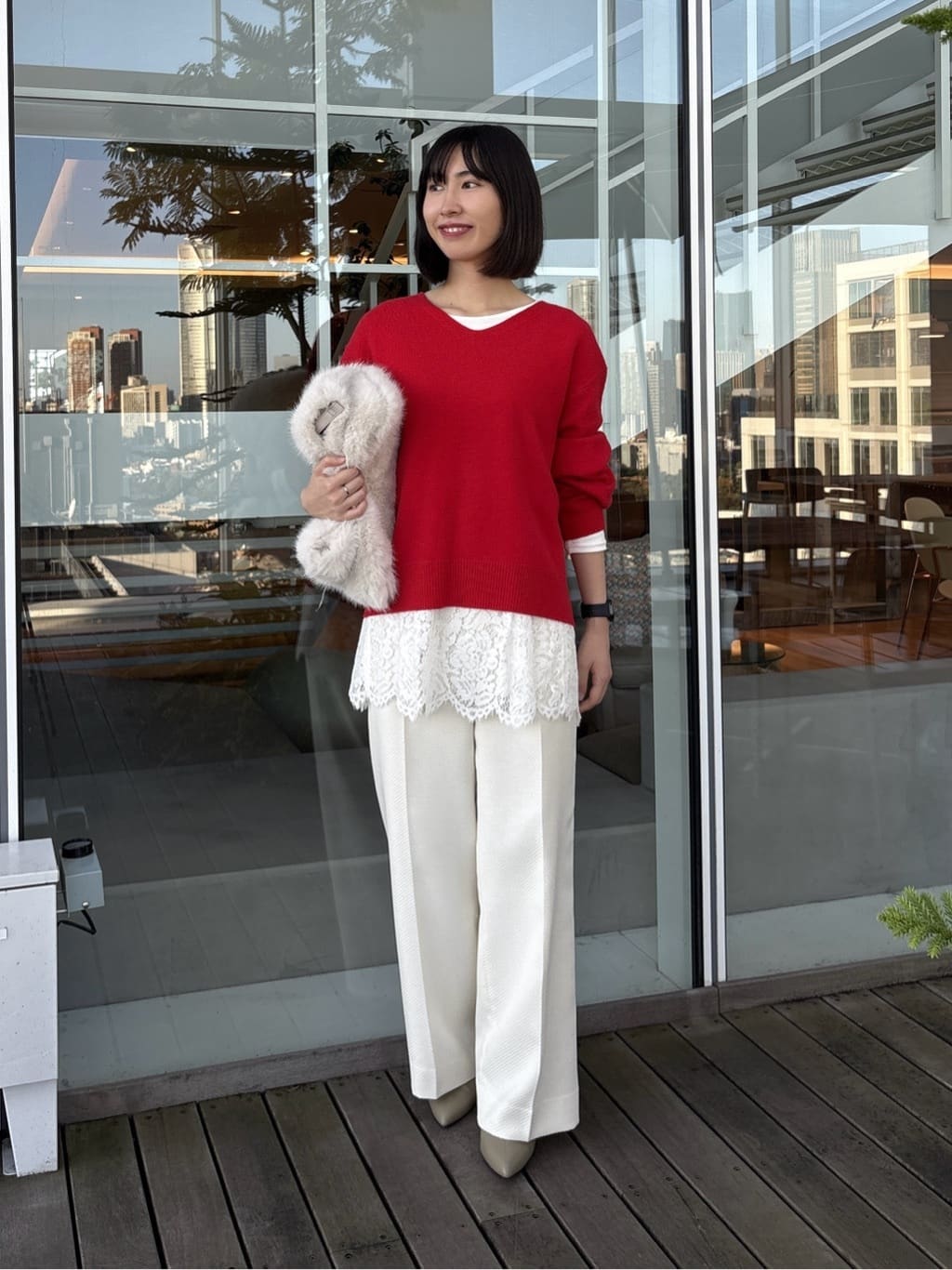 Yoshimiさんの「INDIVI｜【褒められパンツ/ウール調素材】ラメ混ワイドパンツ」を使ったコーディネート