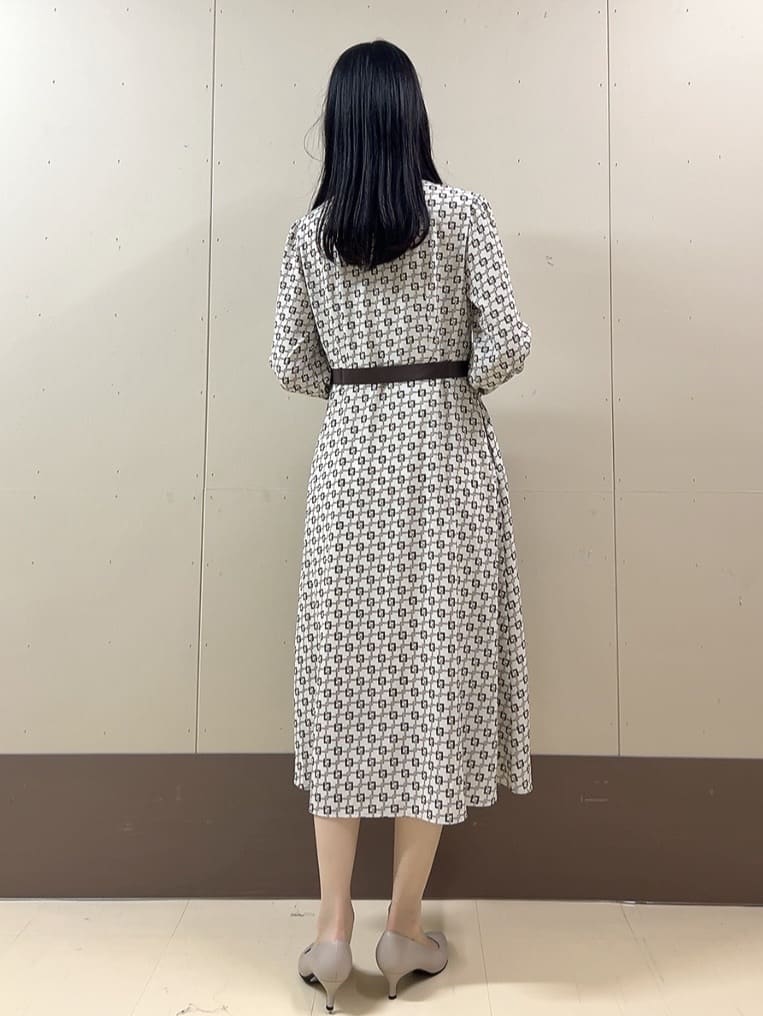 sechiさんの「UNTITLED｜【ウエストリボン/前開きボタン/レトロモダン】チェーン柄フレアワンピース」を使ったコーディネート