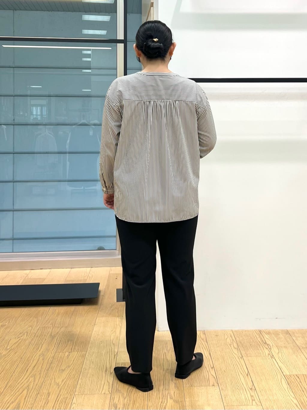 shimaさんの「INDIVI｜【洗える】胸元タックフリル長袖ブラウス」を使ったコーディネート