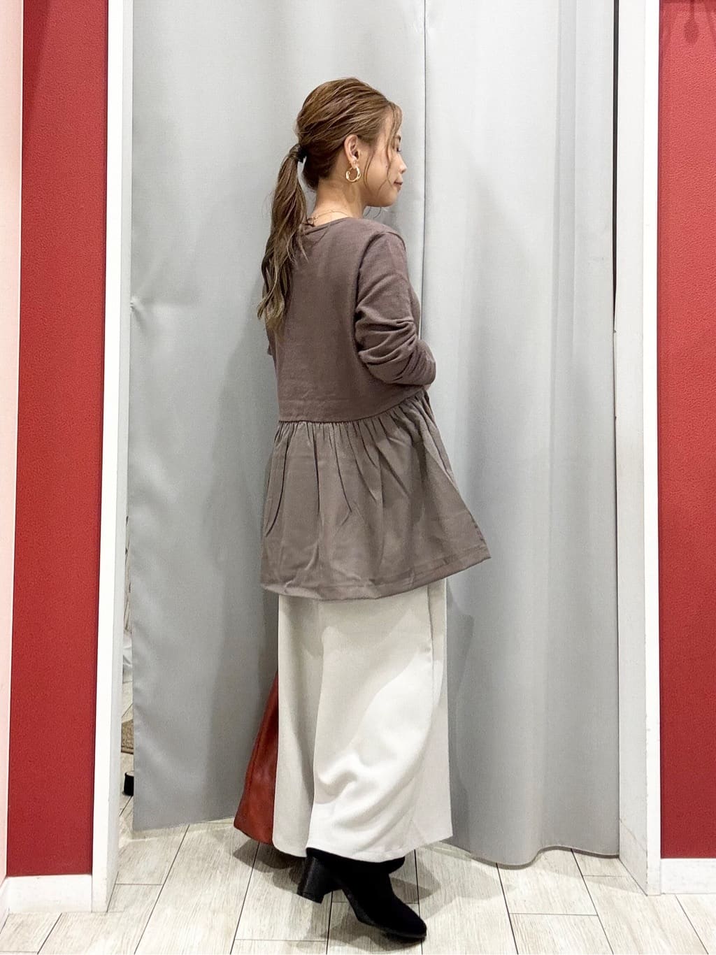 shioさんの「SHOO･LA･RUE｜【洗濯機可/S-LL/体型カバー】異素材きりかえ Aラインニット」を使ったコーディネート