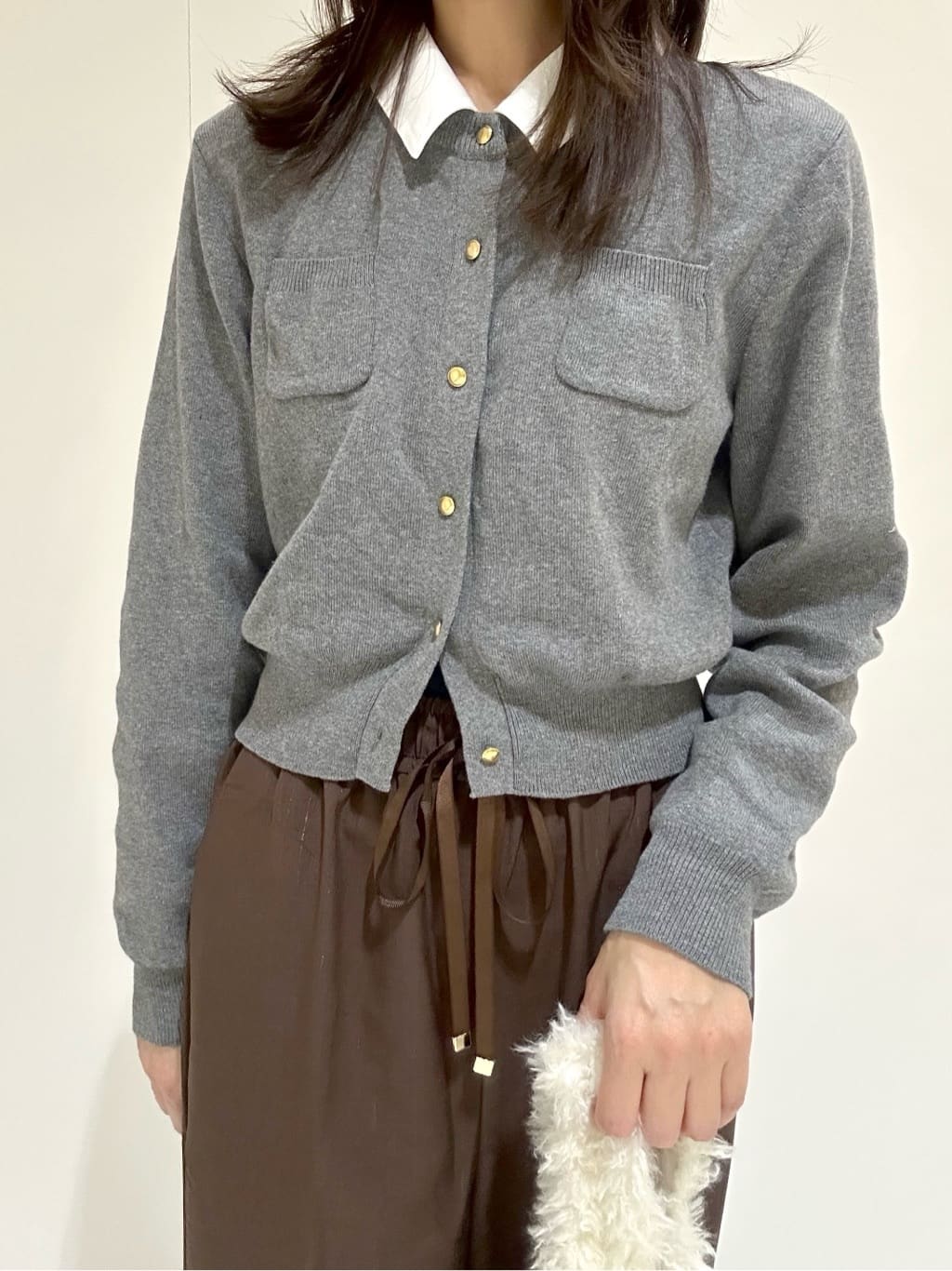 makiさんの「OPAQUE.CLIP｜カシミヤブレンドウールミドルピーコート」を使ったコーディネート