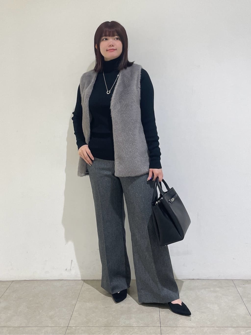 emikaさんの「INDIVI｜ミンク調フェイクファージレ」を使ったコーディネート
