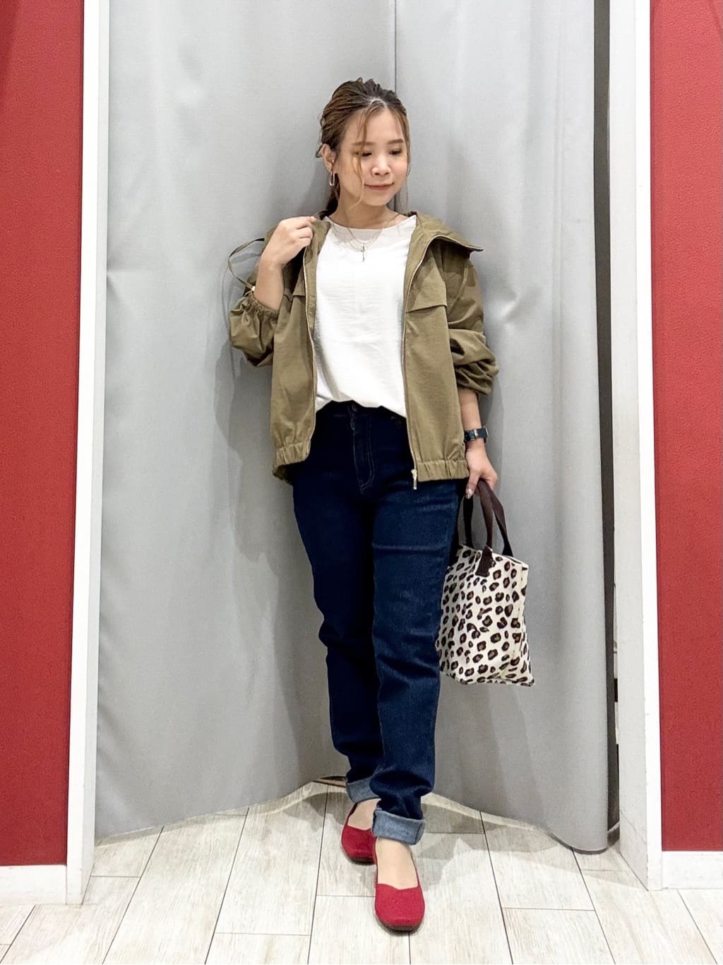 shioさんの「SHOO･LA･RUE｜【洗濯後しわになりにくい】さらっとタッチの 5分袖ドルマンブラウス」を使ったコーディネート