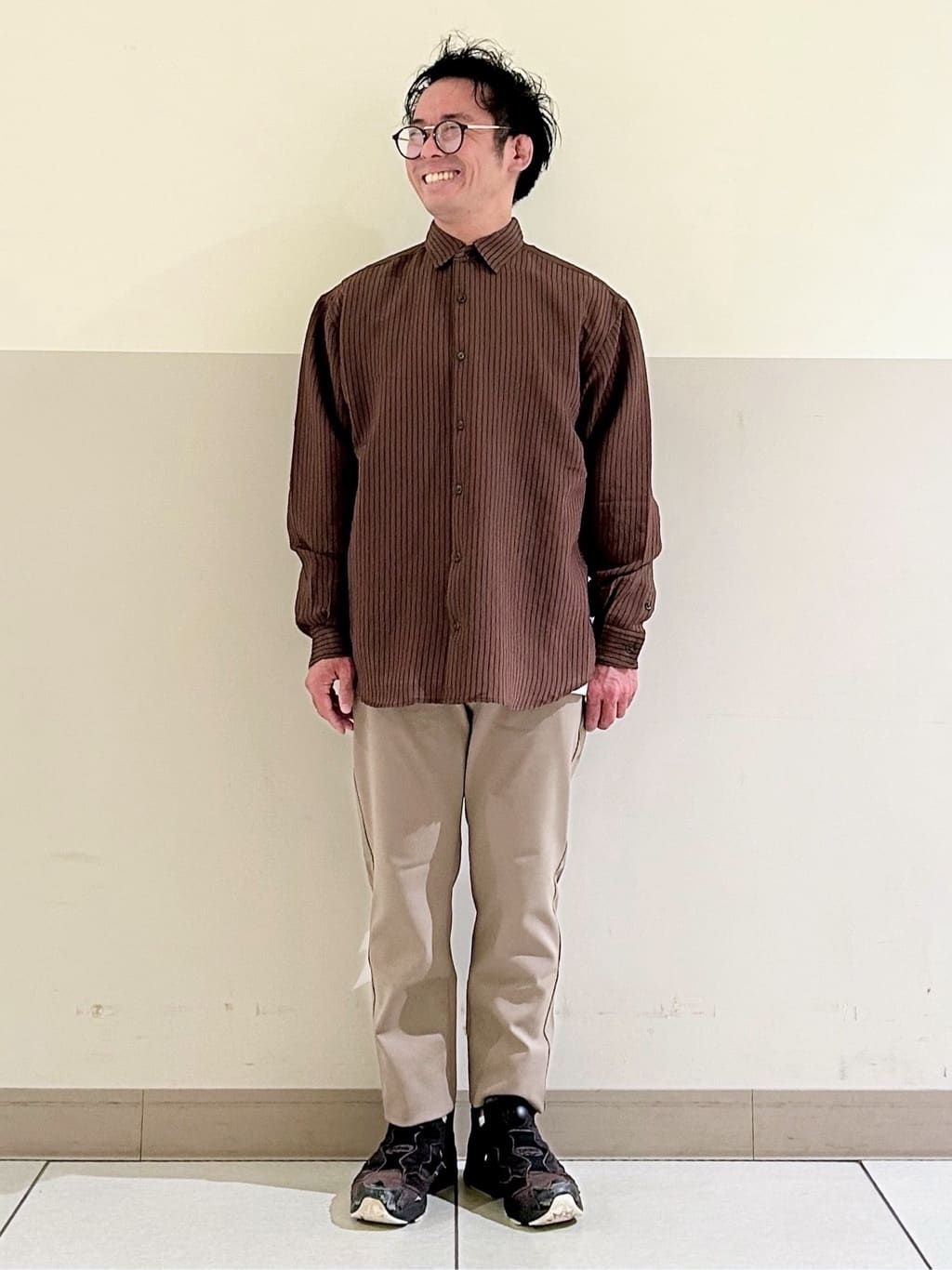 KENJI Iさんの「THE SHOP TK｜チェック＆ストライプ アソート長袖シャツ【洗濯機OK】」を使ったコーディネート