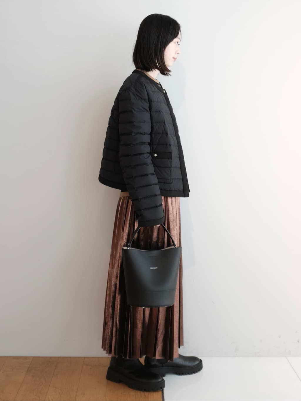 Kishimotoさんの「DRESSTERIOR｜◆【洗える/ストレッチ性/オンオフ】箔プリントプリーツスカート」を使ったコーディネート