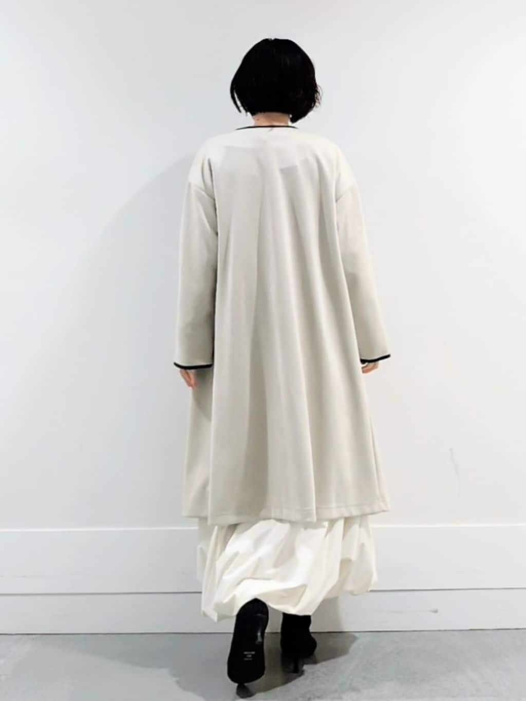 ミズタさんの「UNTITLED｜【洗える/軽羽織り】マシュマロタッチ　スエード調コート」を使ったコーディネート