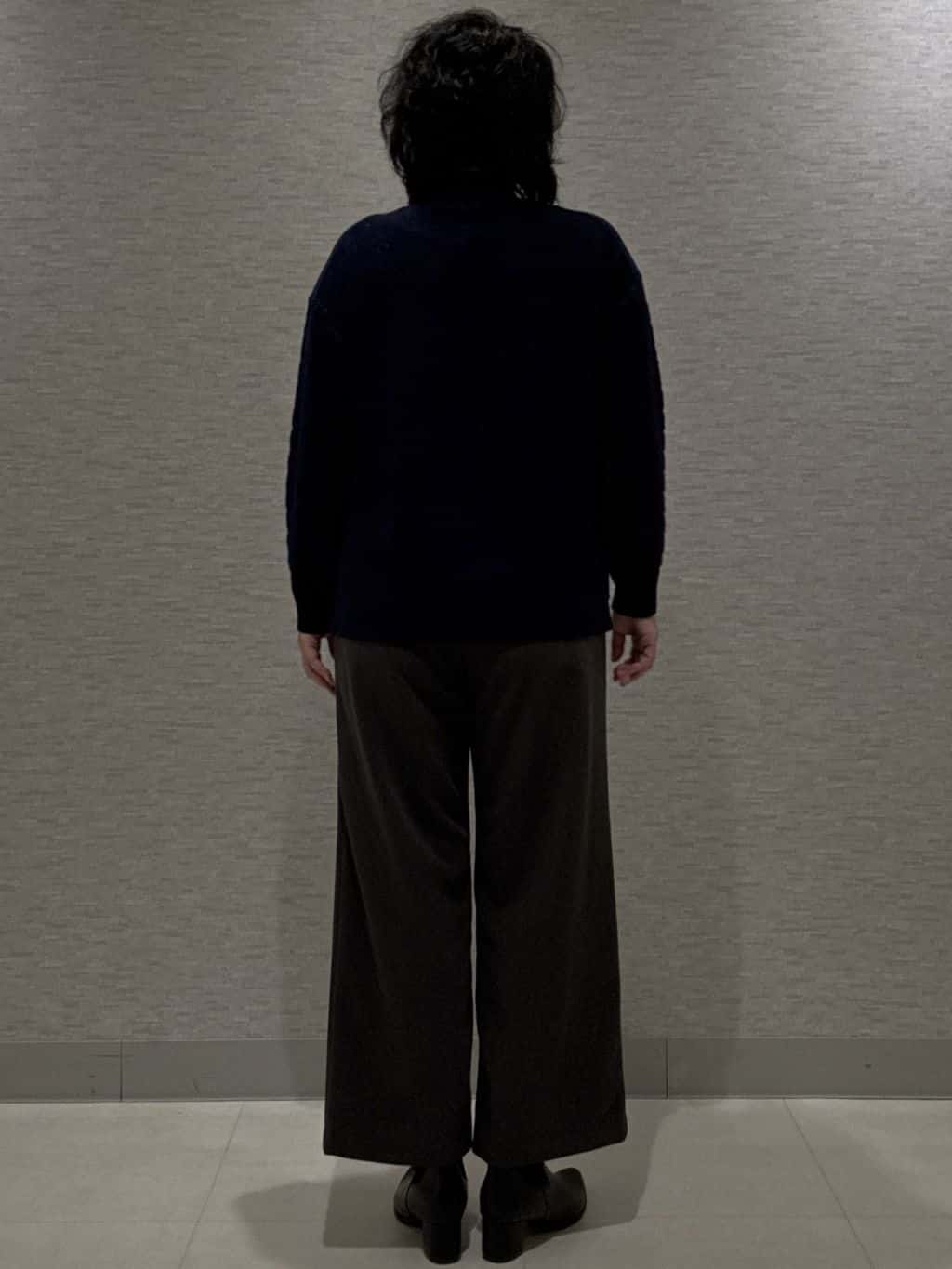 KOJIMAさんの「Reflect｜【ウエスト総ゴム／セットアップ可】フルレングスストレートパンツ」を使ったコーディネート