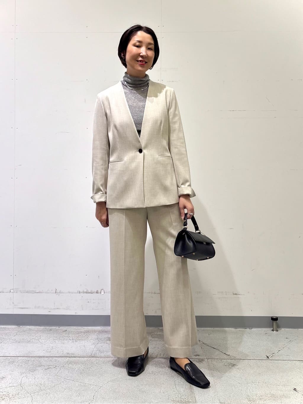 yuriさんの「INDIVI｜【洗える／薄手／ラメ】シアーラメニット」を使ったコーディネート